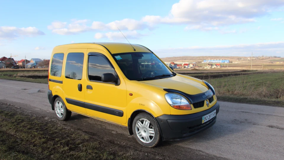 Renault Kangoo Жовток