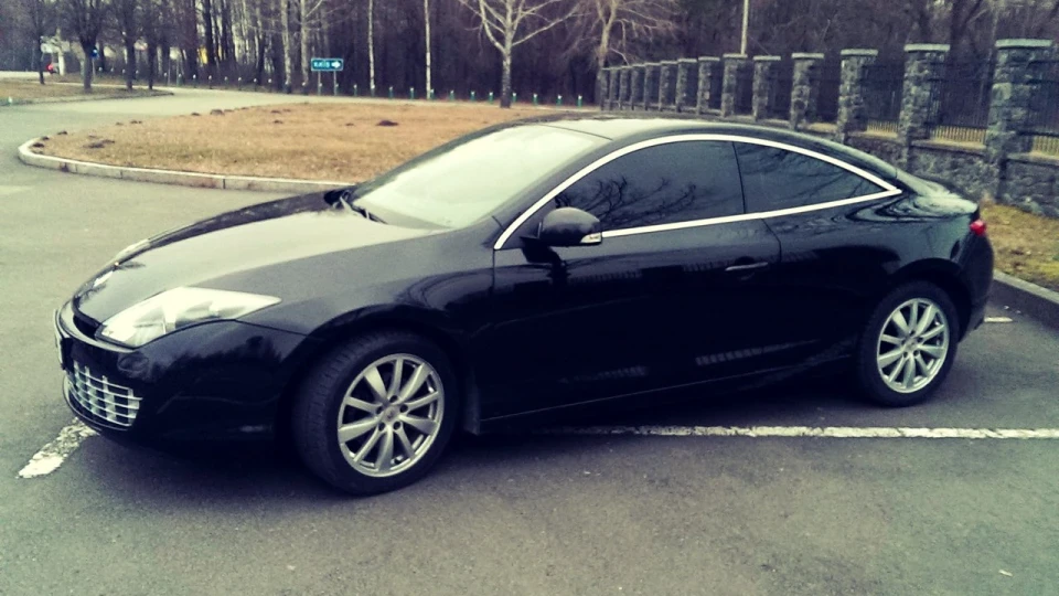 Renault Laguna Coupe Чорний перламутр 2