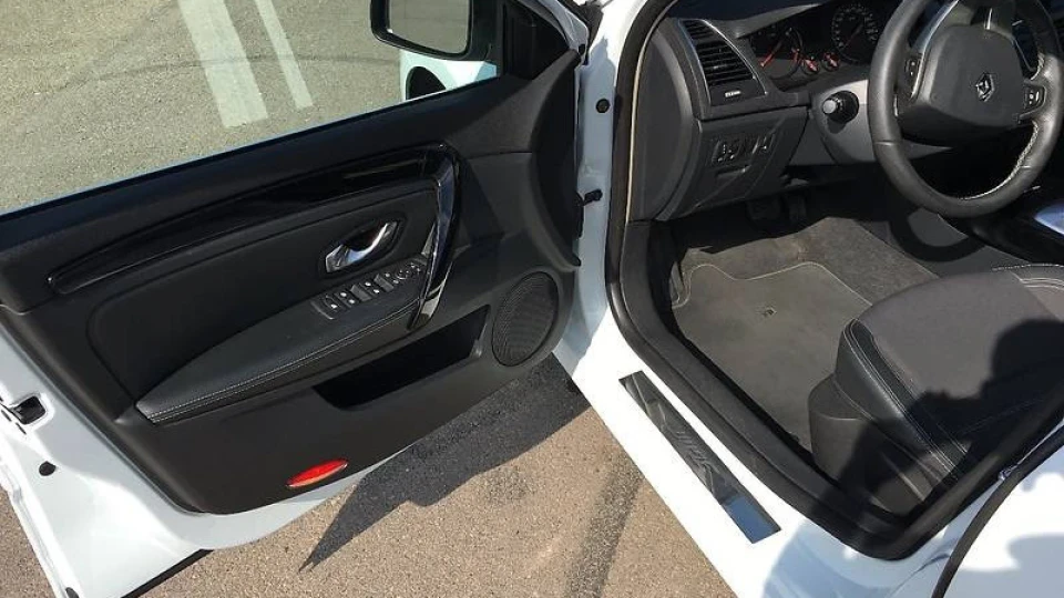 Renault Laguna 2.0 турбо дизель BOSE 2