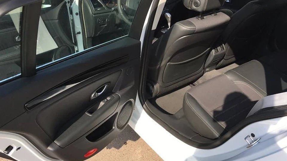 Renault Laguna 2.0 турбо дизель BOSE 4