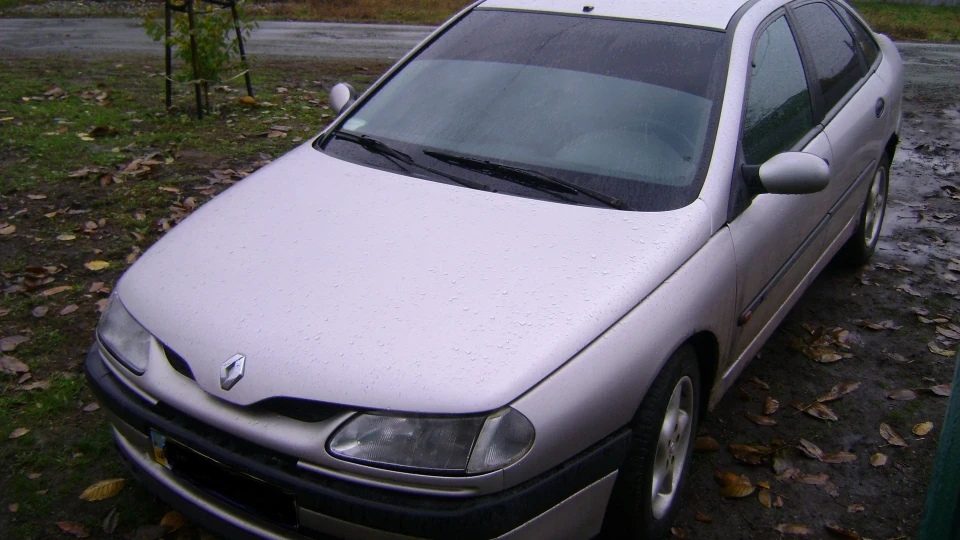 Renault Laguna RXE 2.0