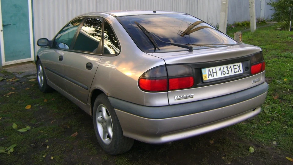 Renault Laguna RXE 2.0 3