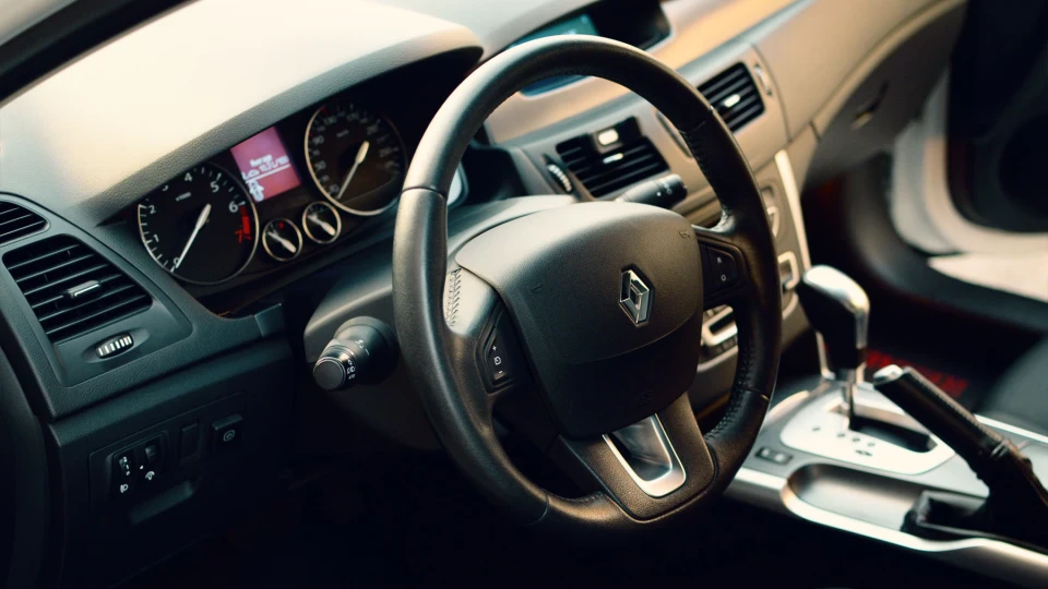 Renault Latitude 2.0 CVT Dynamique 2