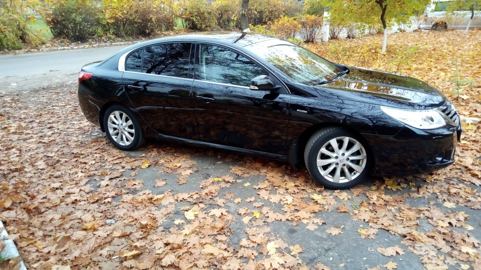 Renault Latitude 2,5 V6 тягач Magnum 2