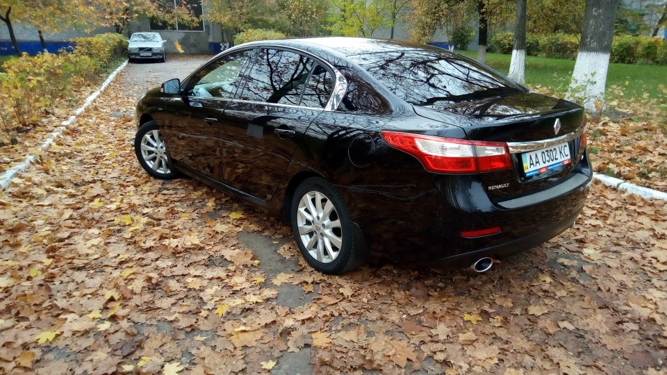 Renault Latitude 2,5 V6 тягач Magnum 3