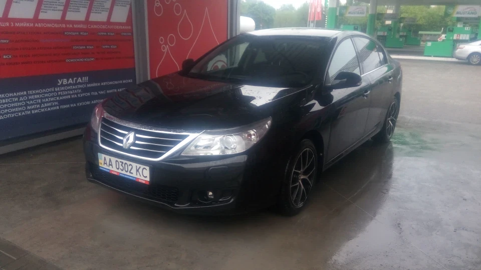 Renault Latitude 2,5 V6 тягач Magnum 4