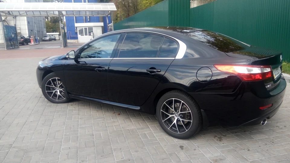 Renault Latitude 2,5 V6 тягач Magnum 5