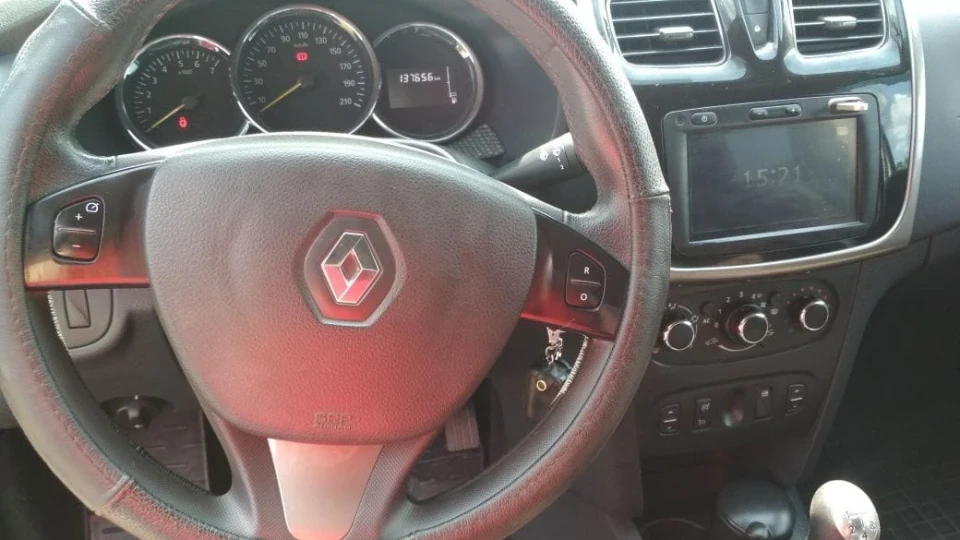 Renault Logan 5
