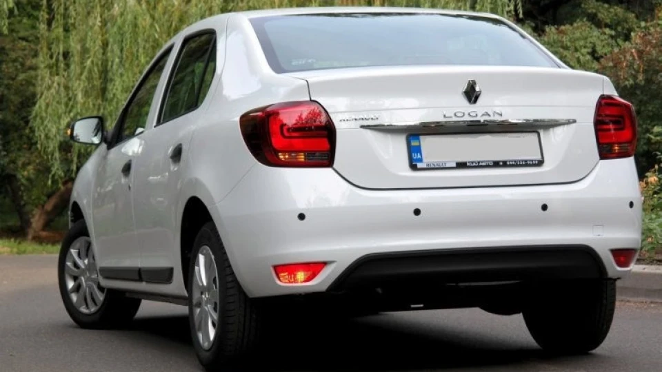 Renault Logan 0.9i 4