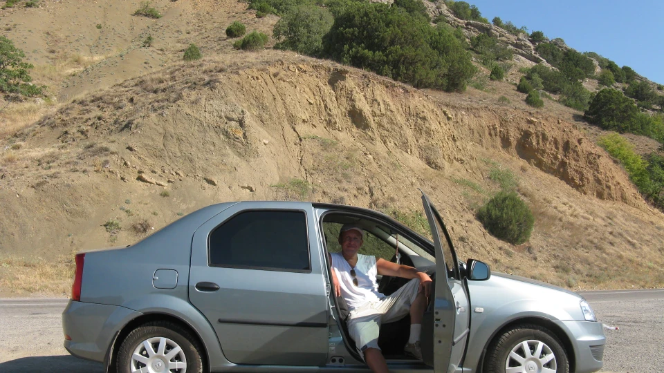 Renault Logan 1,4 бензин сіро-блакитний 3