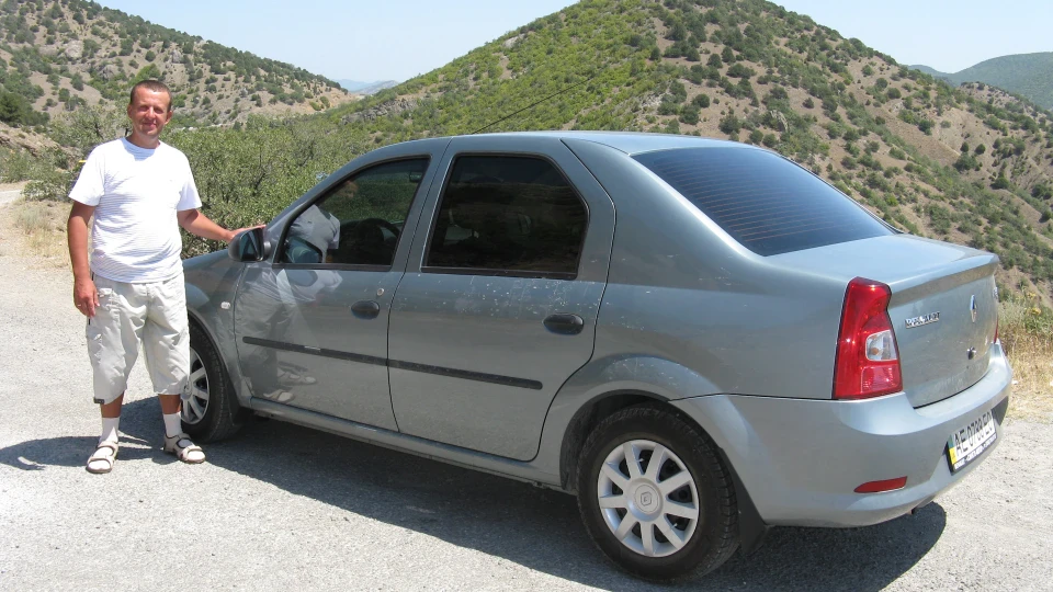 Renault Logan 1,4 бензин сіро-блакитний 5