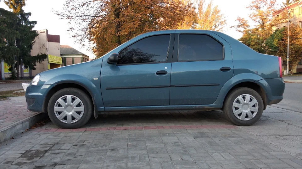 Renault Logan 1.6 MPI 3