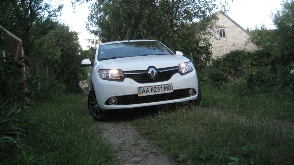 Renault Logan Біла Красуня シ シ シ 2