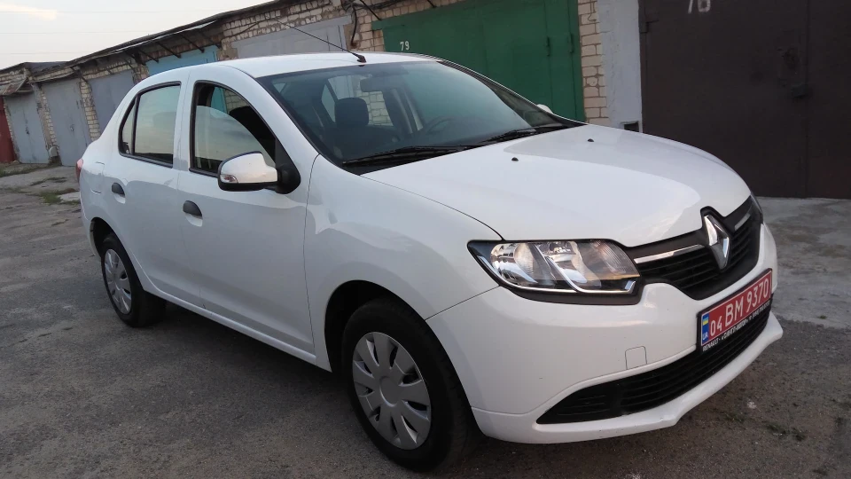 Renault Logan Білий