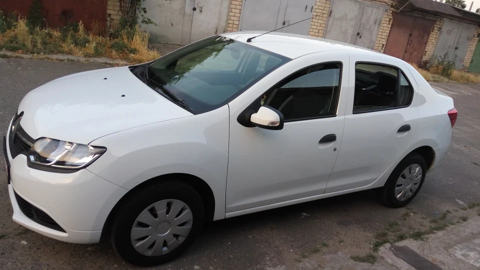 Renault Logan Білий 3