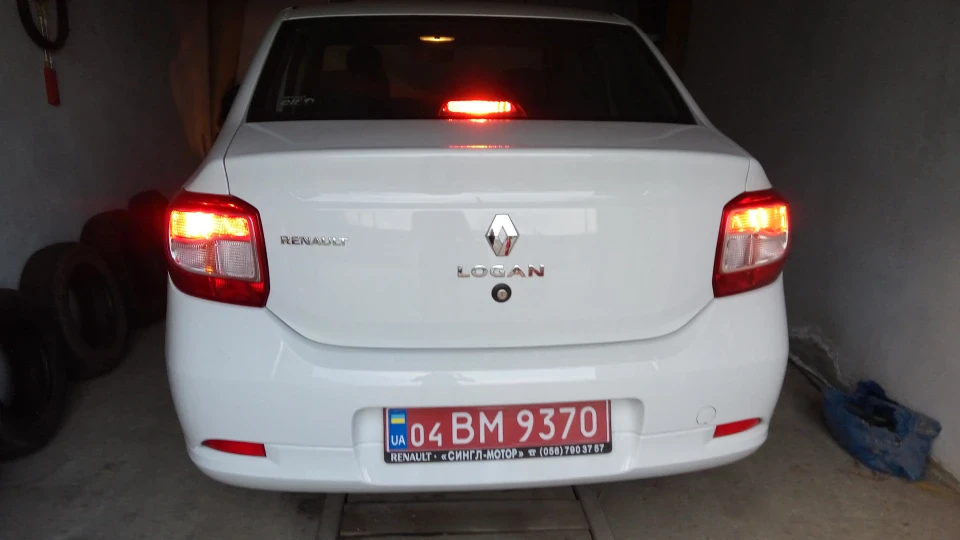 Renault Logan Білий 4