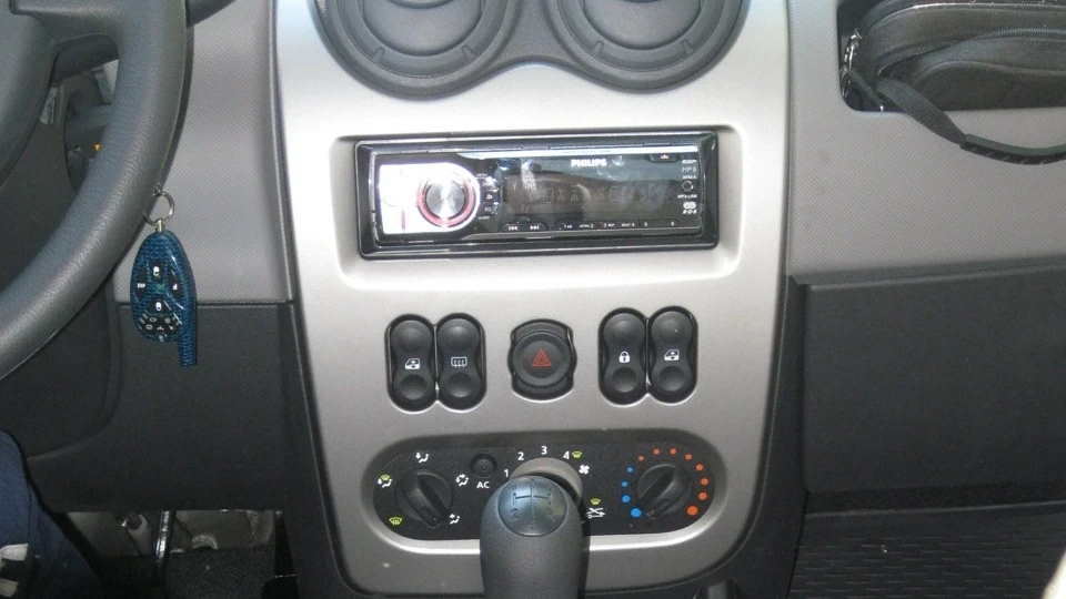 Renault Logan Бежевий Красень 5