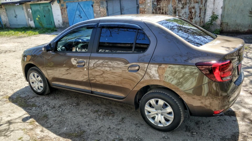 Renault Logan Коричневий попіл dCi 2
