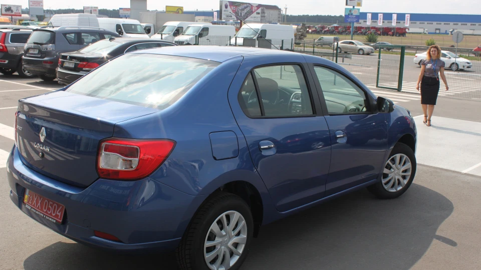 Renault Logan Блакитний 1.5 DCI дизель. 2