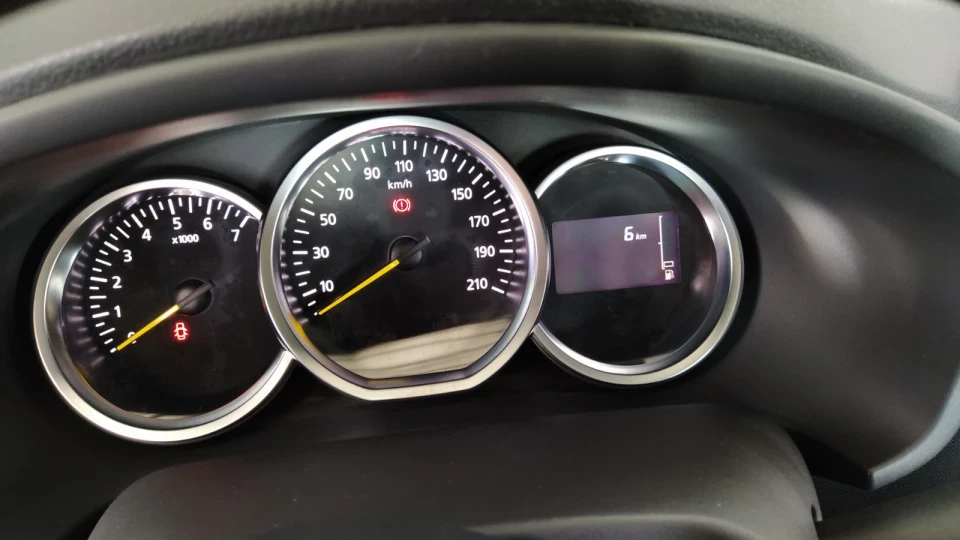 Renault Logan Літр Молока