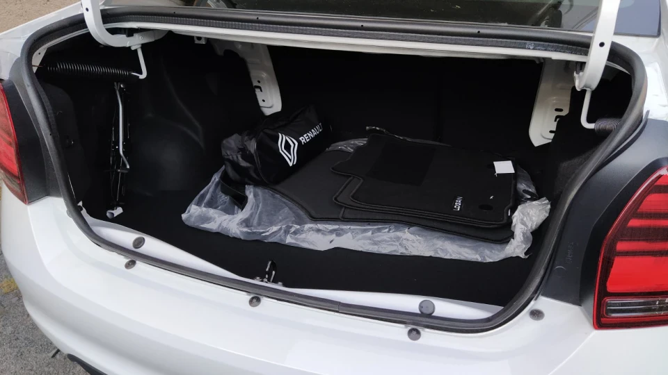 Renault Logan Літр Молока 5
