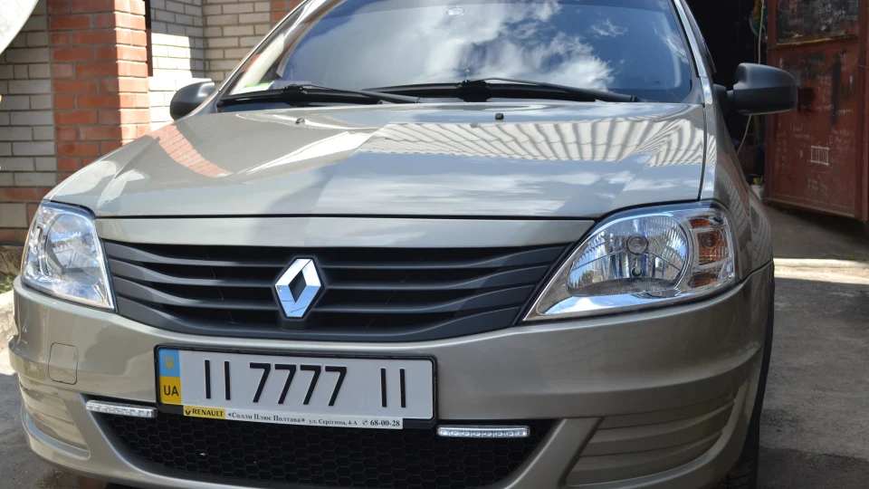 Renault Logan MCV. Колір базальт 3