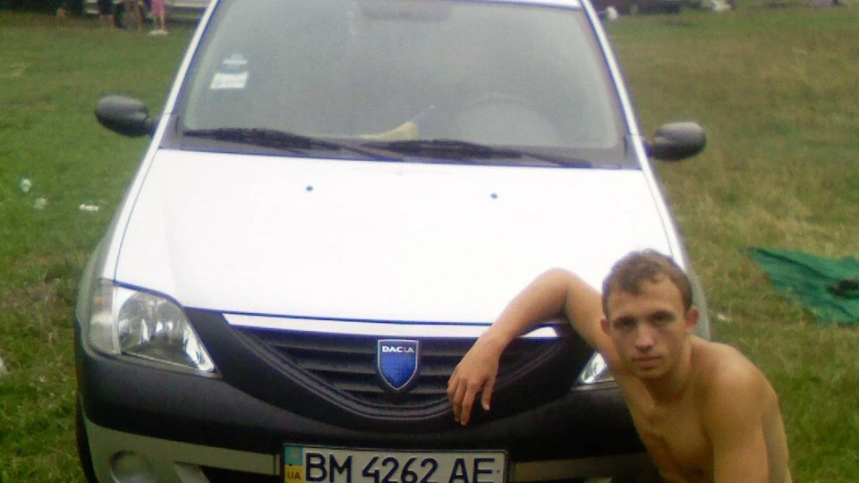 Renault Logan сріблястий. 1,4 бензин 2