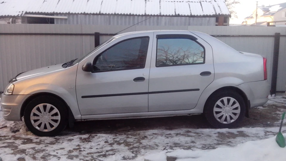 Renault Logan сірий француз 3