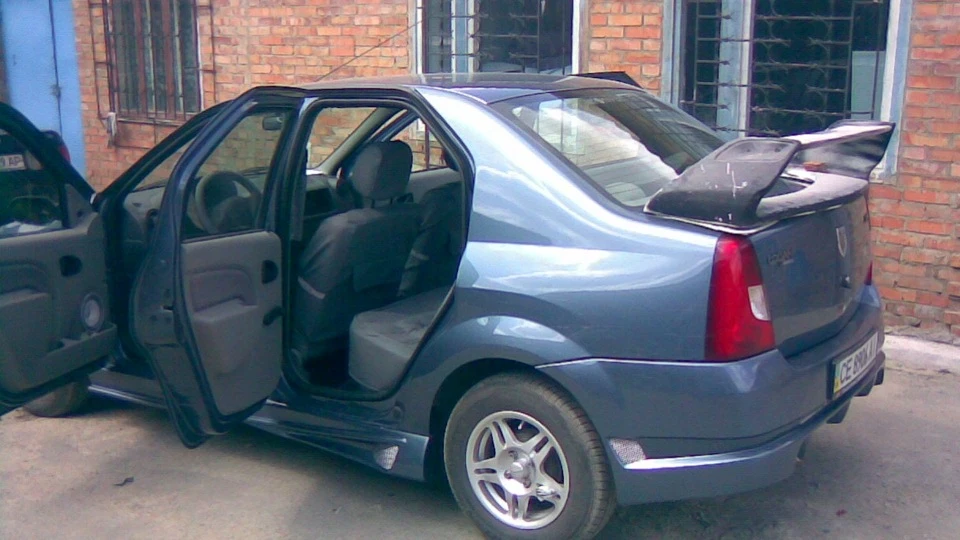 Renault Logan синій мінерал 2