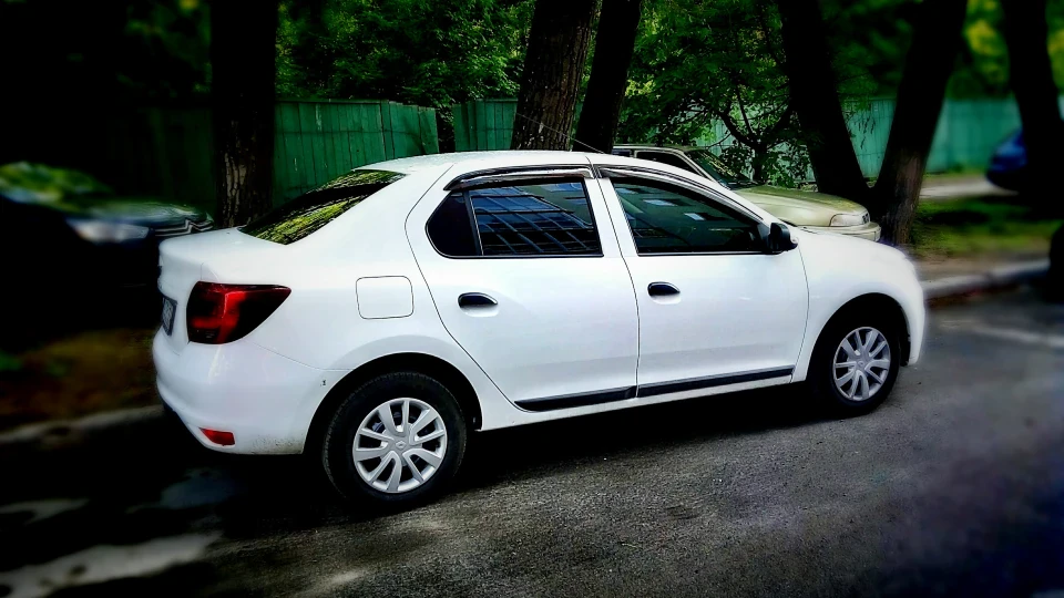 Renault Logan Сніговик ⛄ 3