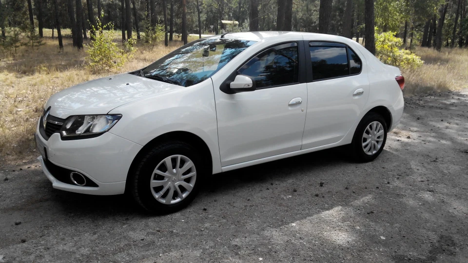 Renault Logan WHITE HORSE