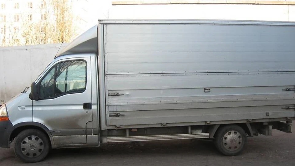 Renault Master сріблястий