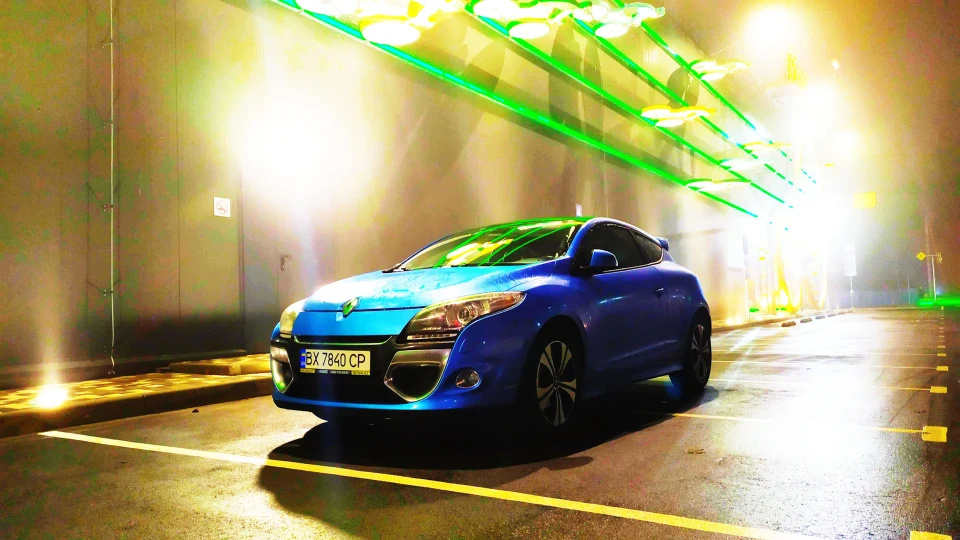 Renault Megane Coupe "Ice Blue" 3