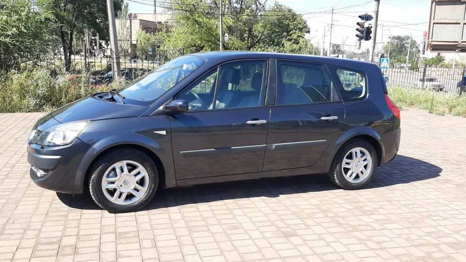 Renault Megane Scenic 2.0 бензин 5