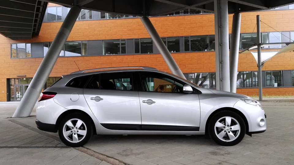 Renault Megane Sport Tourer 110 1.5 dCi d'argent 2