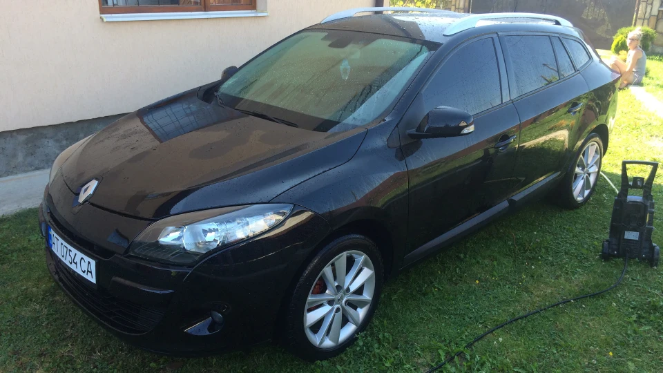 Renault Megane Sport Tourer чорна баржа 3