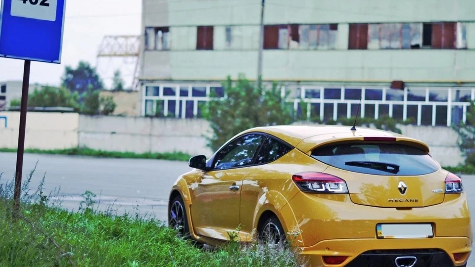 Renault Megane Sport 250 CUP, Yellow! 3