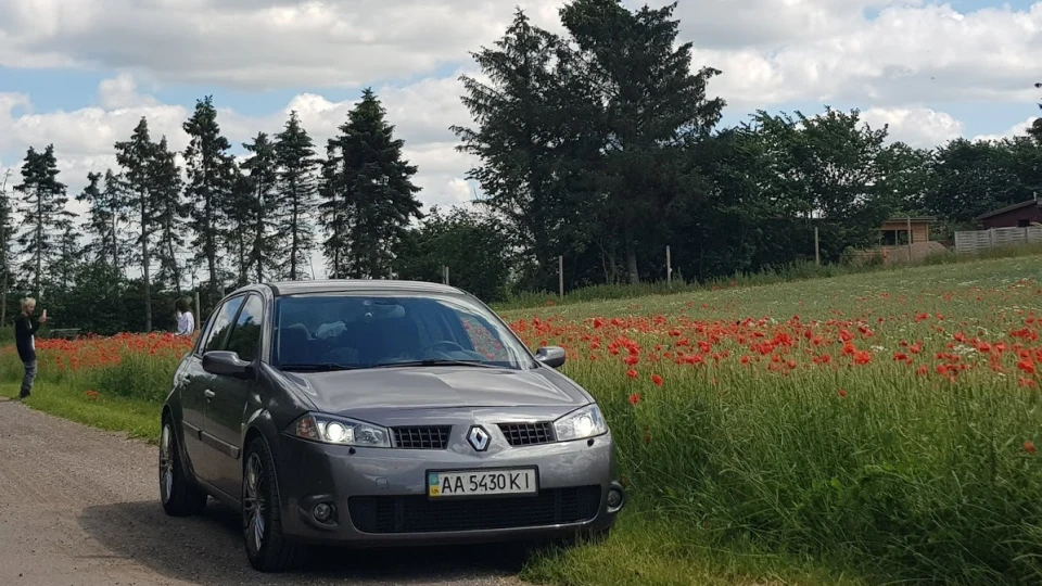 Renault Megane Sport Седан 2.0 турбо 225
