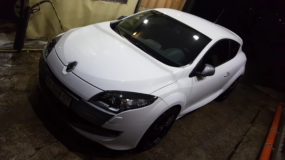 Renault Megane Sport UFO 2