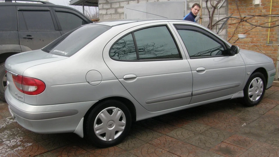 Renault Megane 1.4 16V Сіренька 3