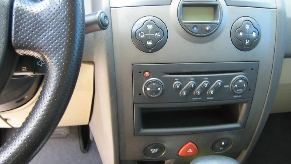 Renault Megane 1.6 AT 2