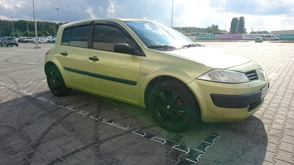 Renault Megane 1.6 Механіка Оливковий