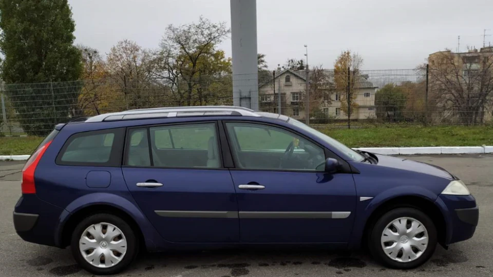 Renault Megane 1.6АТ газ/бензин