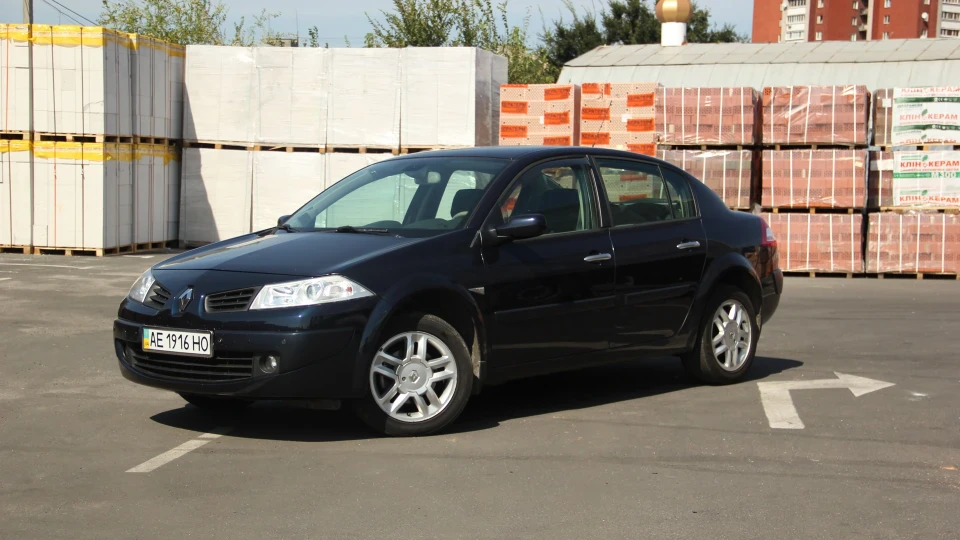 Renault Megane 2.0 6МТ "AmeLie" 5
