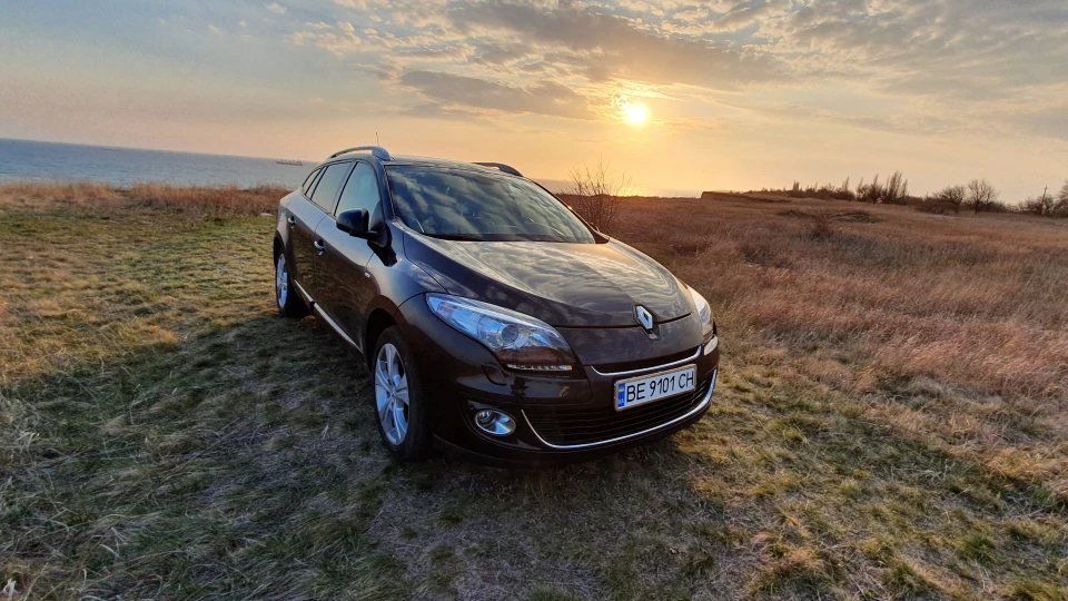 Renault Megane Black Dream 2