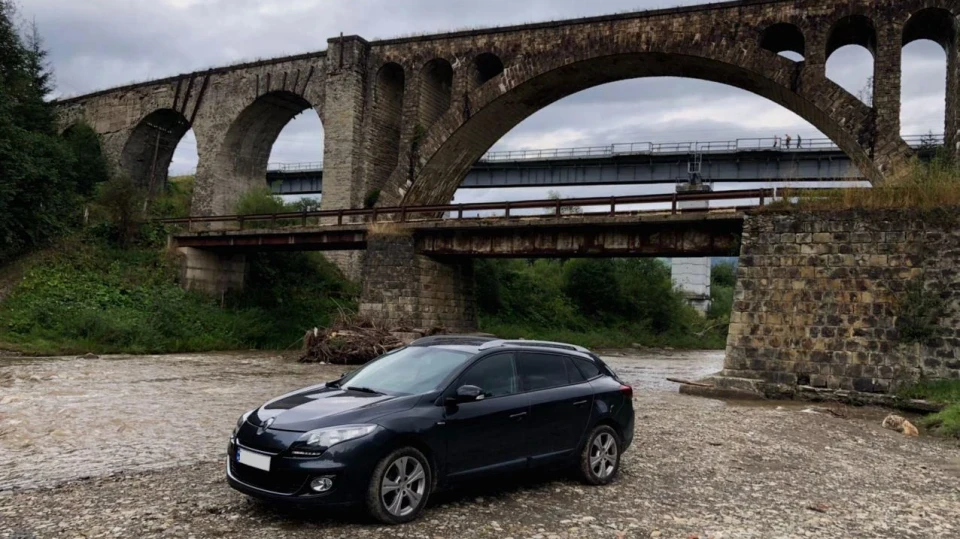 Renault Megane Bose (K9K 636) 4