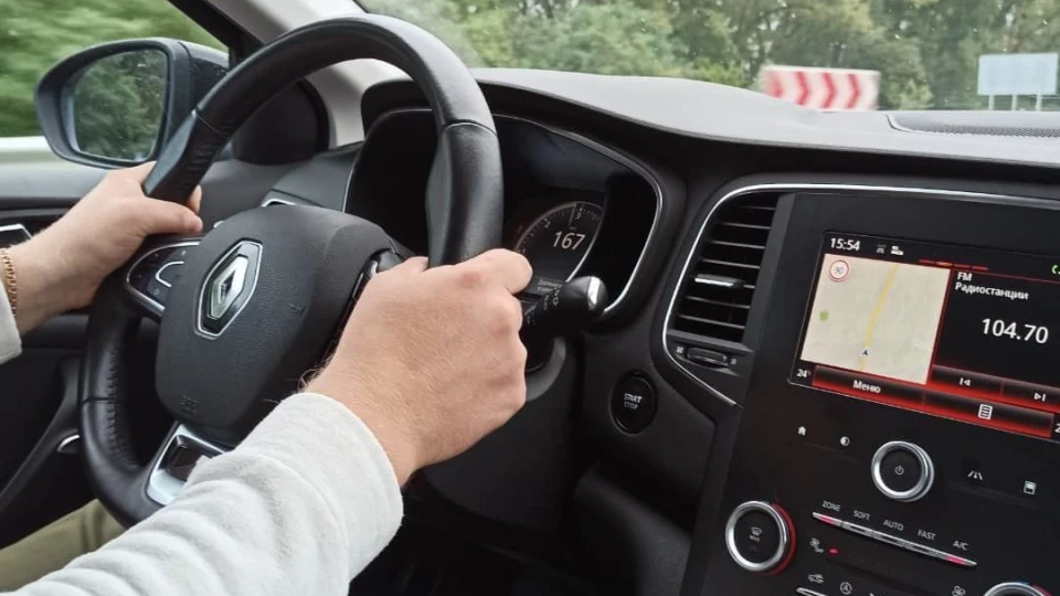 Renault Megane Чорна торпеда