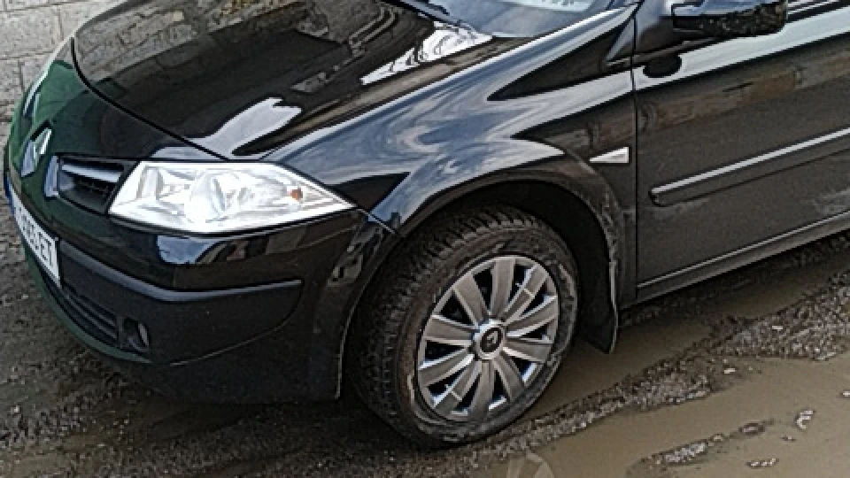 Renault Megane Чорний дракоша 3
