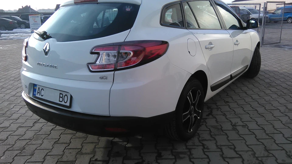 Renault Megane GRANDTOUR WHITE LINE 3
