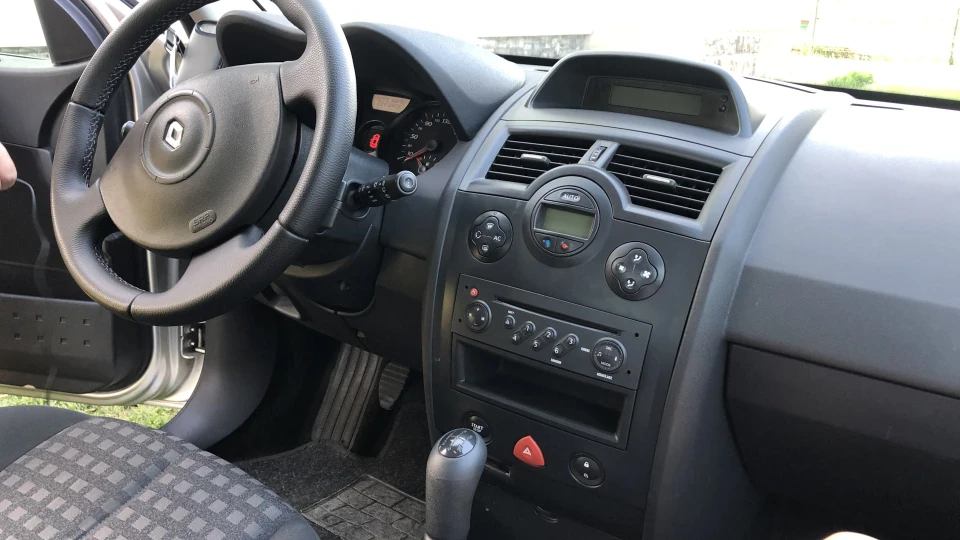 Renault Megane Grey Bug 3